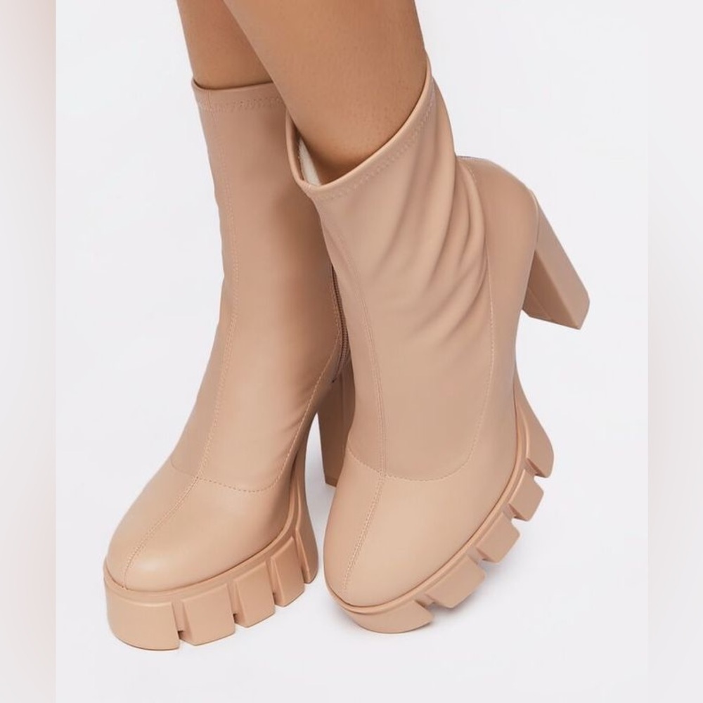 Nude chunky boots